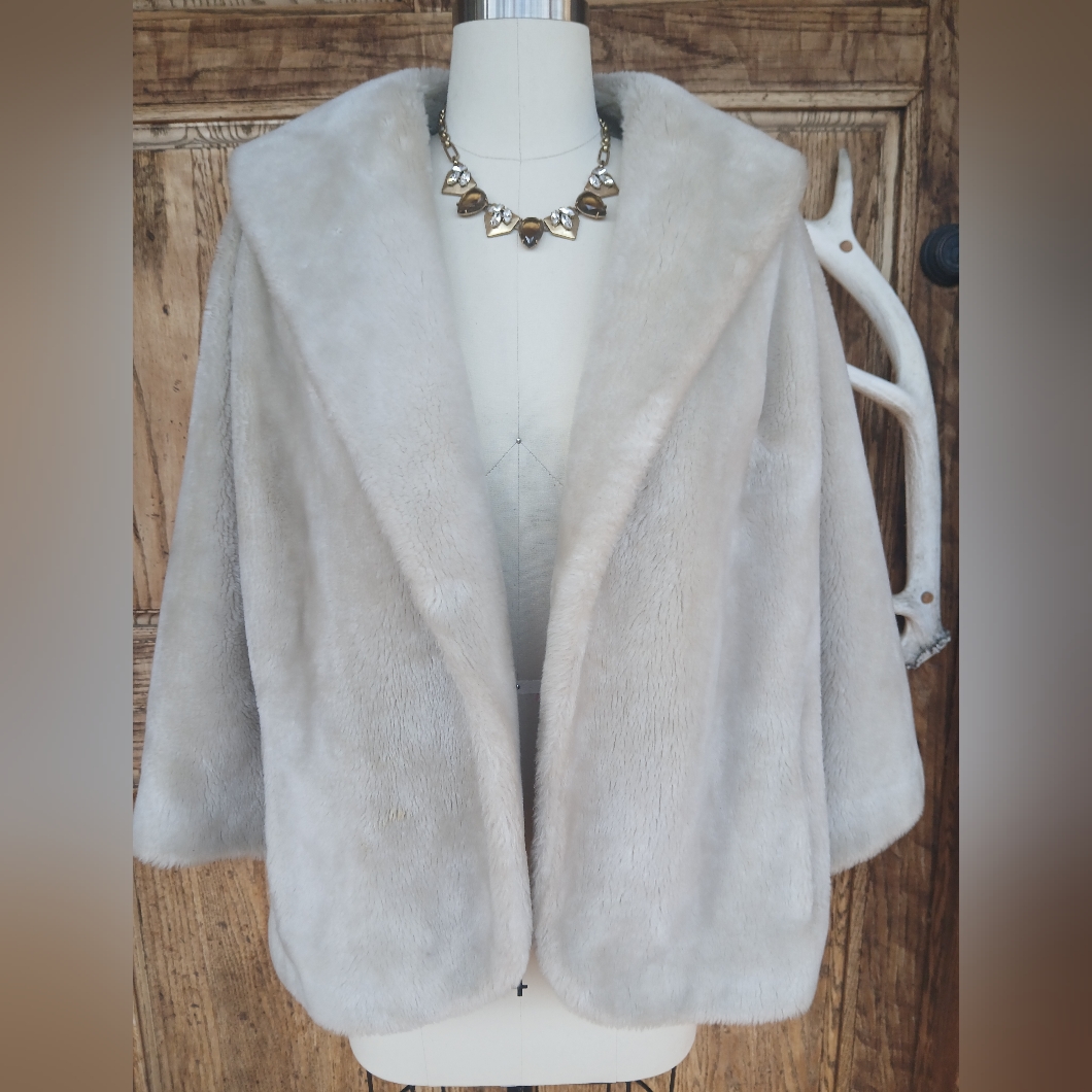 Borgana Deluxe Elegant Cream Faux Fur Coat 50s 60s Union Tags